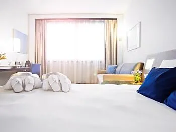 ホテル ノボテル ジェノバ オバスト ジェノヴァ